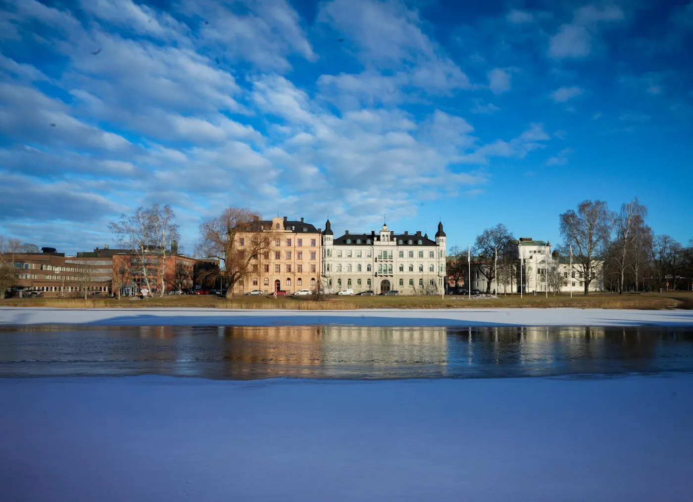 Klarälven rinner genom Karlstad — där vi designar hemsidor för lokala företag